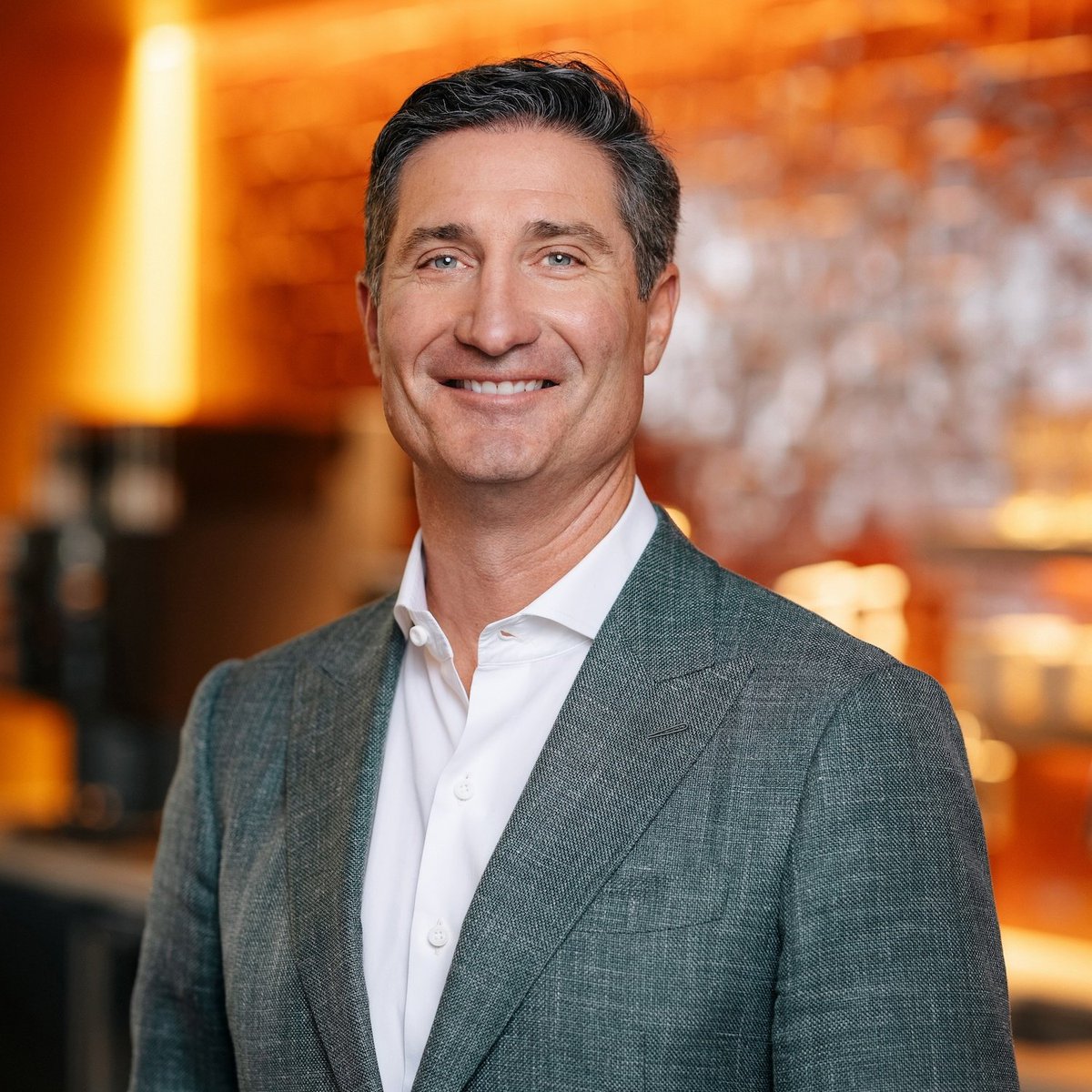 スターバックスCEO Brian Niccolのポートレート