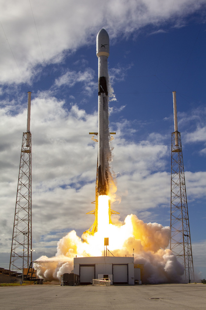 Photos: Falcon 9 launches with 60 Starlink satellites – Spaceflight Now