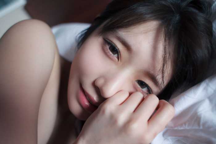 トップ女優・河北彩伽の写真集「うたかたの花」の写真展を開催 ...