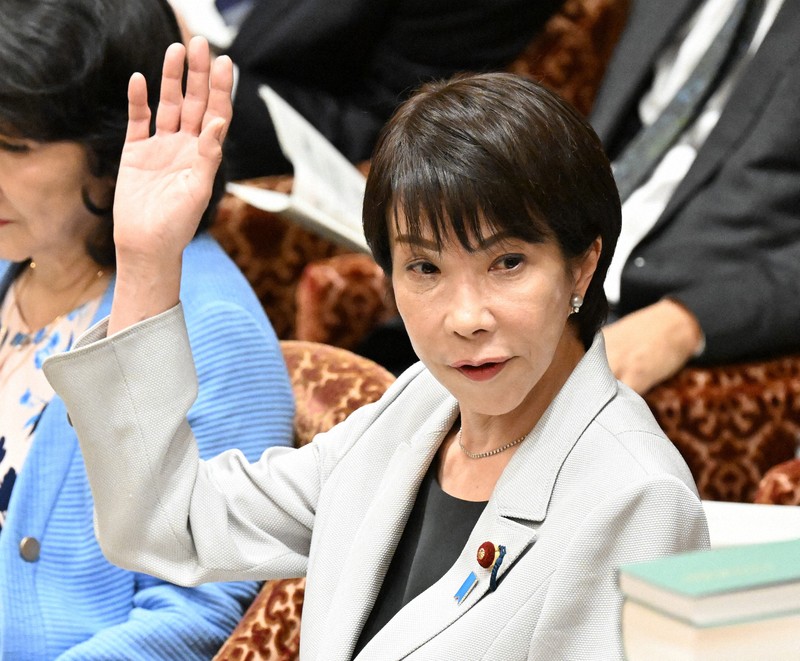 出典: 毎日新聞, ライセンス: CC BY-SA 4.0, アーカイブ: https://web.archive.org/web/20251110000000/https://mainichi.jp/articles/20251110/k00/00m/010/265000c 高市早苗首相の国会答弁シーン。衆議院予算委員会での様子