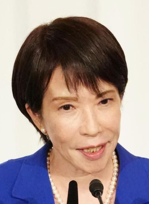 高市早苗首相の国会答弁姿