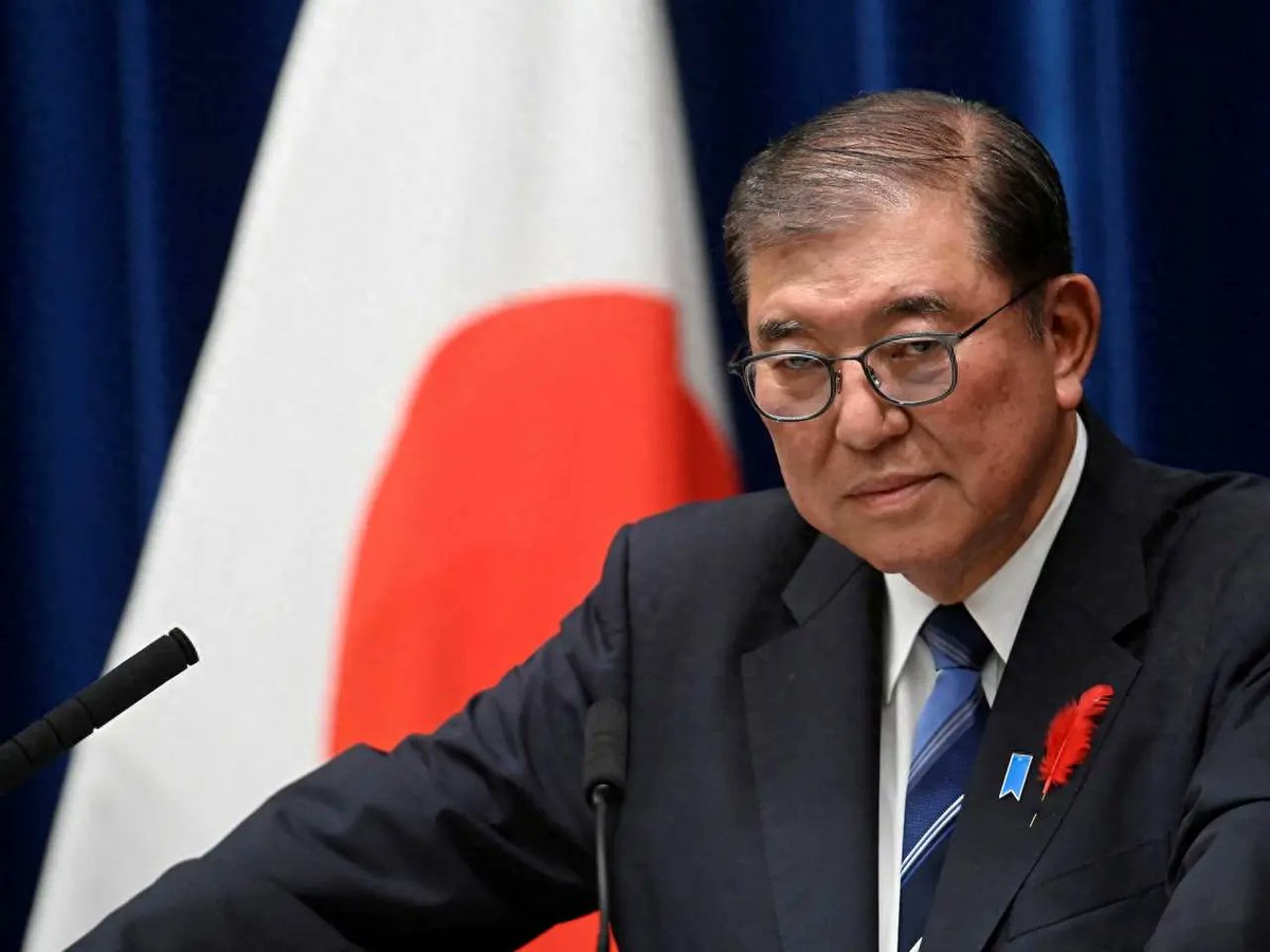 米中貿易合意を象徴する大豆輸送船の画像。コンテナ積みの船舶が太平洋を航行する様子