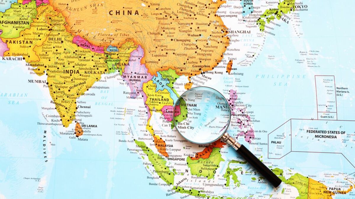 出典: 東洋経済オンライン, ライセンス: CC BY-SA 4.0, アーカイブ: https://web.archive.org/web/20251116000000/https://toyokeizai.net/articles/-/888562 台湾海峡の地図。日本、中国、米国を強調したもの